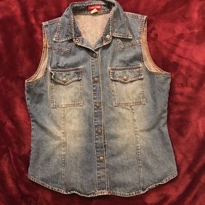 Light denim sleeveless shirt - Guess